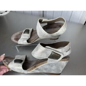 Mephisto Womens Mix Metallic Textured Size 41 EU Size 10.5 Ankle Strap